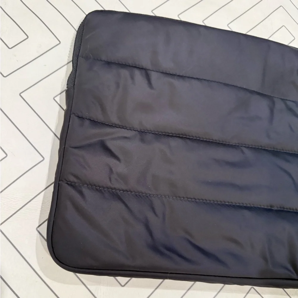 Madewell Charcoal Puffer Laptop Case